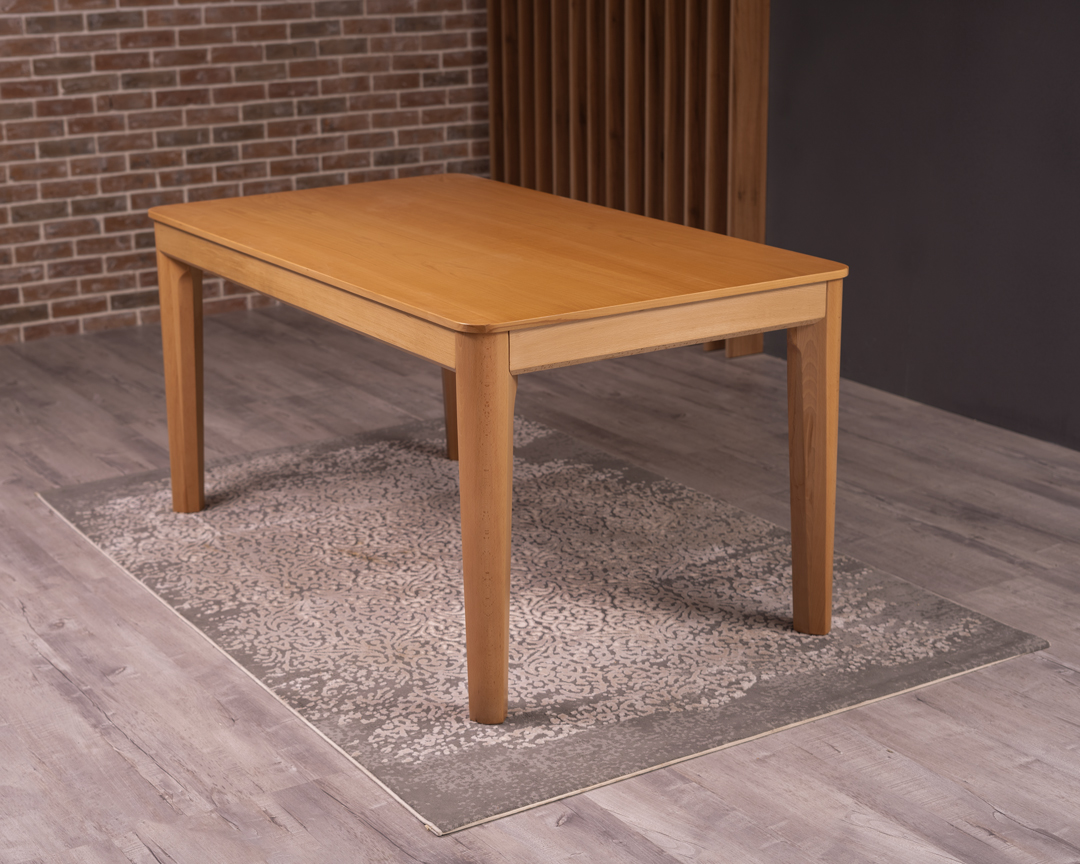 میز ناهارخوری پیکاسو